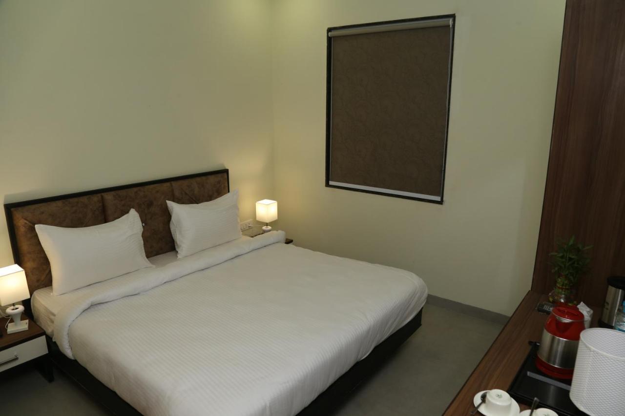 Vijay Vilas Hotel & Convention Hall Agra  Εξωτερικό φωτογραφία